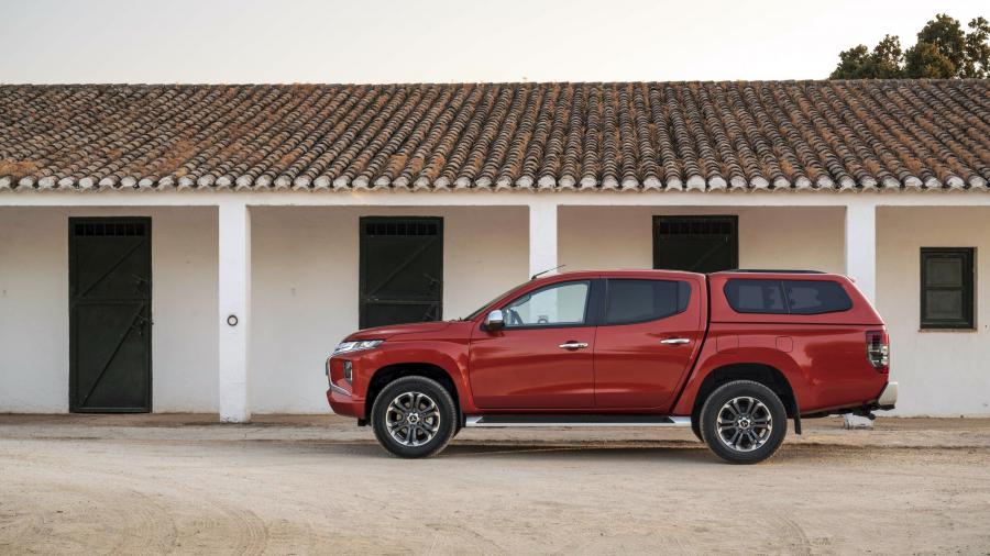  Mitsubishi L200 Double Cab 2019 года  (WW) (фото 9 из 42)